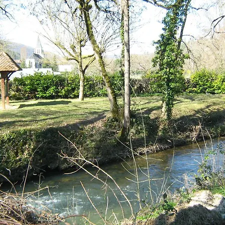 D'hôtes Au Pére Louis Bed and breakfast 3*